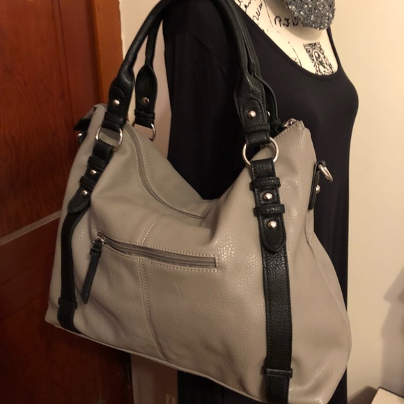 Jessica Simpson Handbags - 💋Jessica Simpson faux leather tote!💋